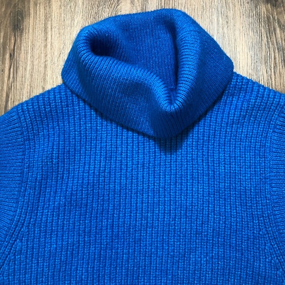 RW&CO. Cropped Cowl Neck Sweater Vest - Picture 14 of 17